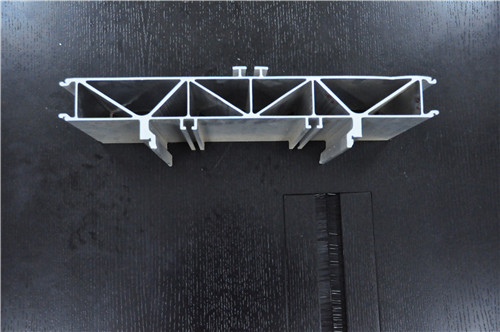 高速列车框架型材模具